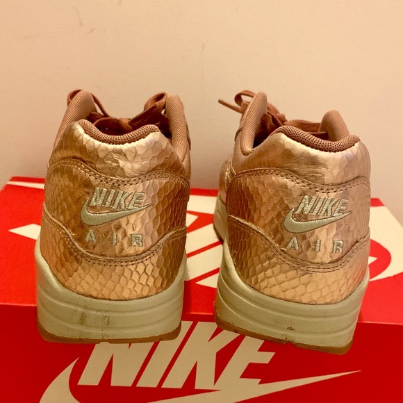 NIKE ROSE GOLD AIRMAX 1 CUT OUT PRM - Picture 8 of 8